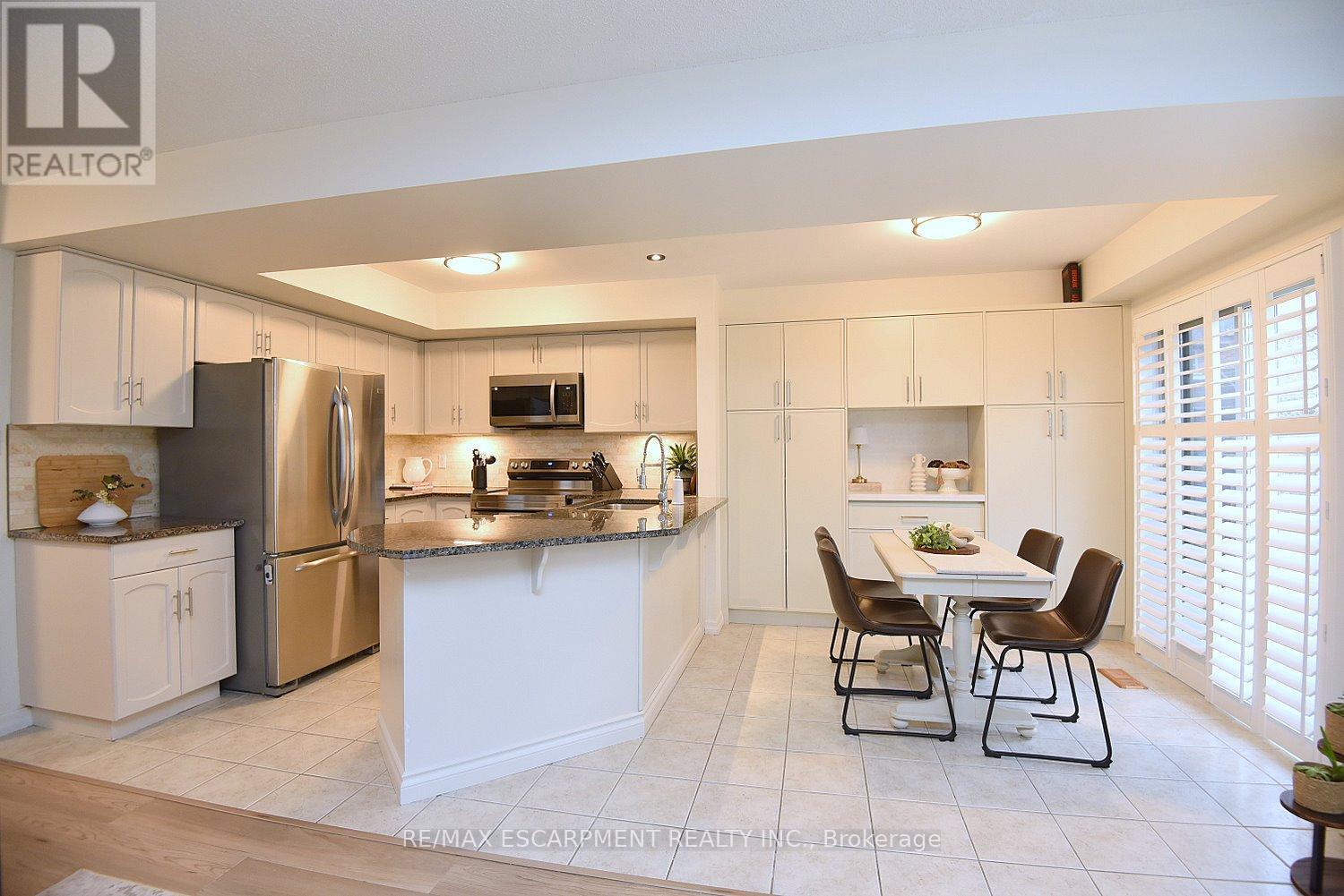 35 - 18 Cedar Street, Grimsby, Ontario  L3M 5M8 - Photo 18 - X12986520