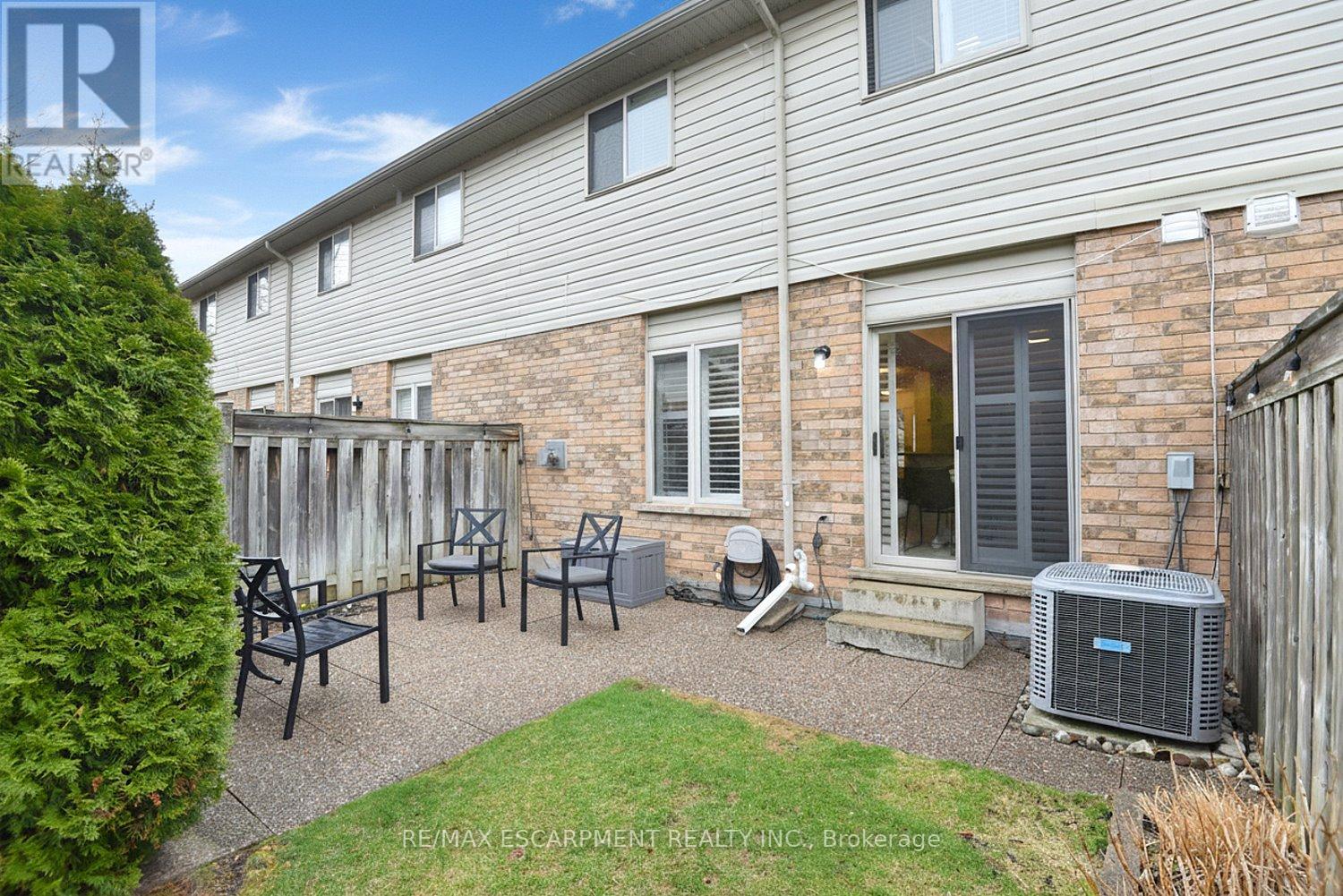 35 - 18 Cedar Street, Grimsby, Ontario  L3M 5M8 - Photo 37 - X12986520