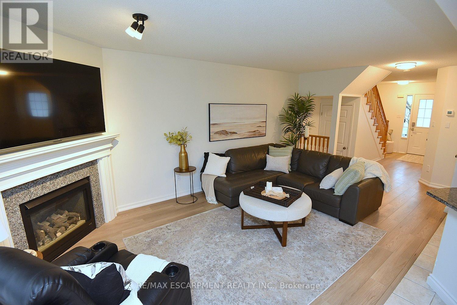 35 - 18 Cedar Street, Grimsby, Ontario  L3M 5M8 - Photo 9 - X12986520