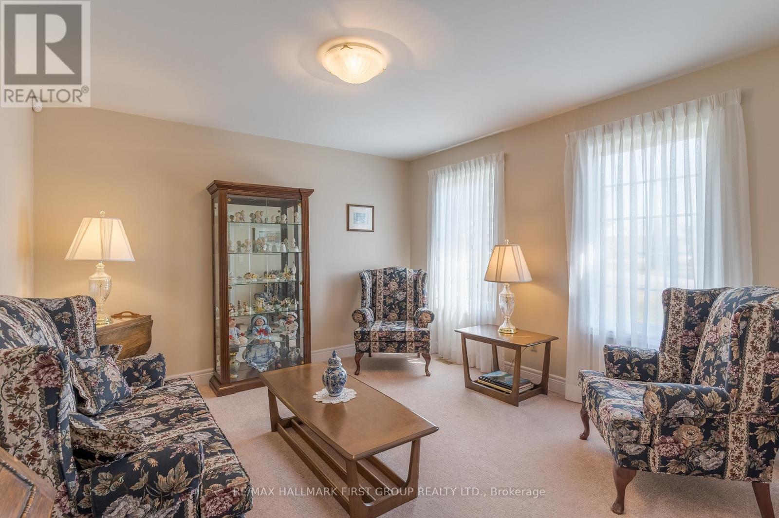 4 Bluewater Avenue, Kawartha Lakes, Ontario  K9V 0K6 - Photo 11 - X12986564