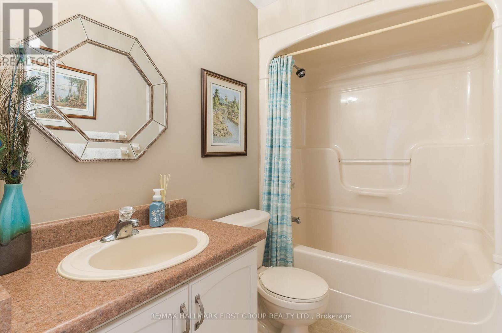 4 Bluewater Avenue, Kawartha Lakes, Ontario  K9V 0K6 - Photo 24 - X12986564