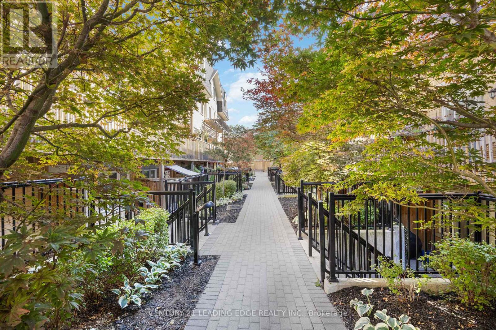 121 - 380 Hopewell Avenue, Toronto, Ontario  M6E 2S2 - Photo 3 - W12974858