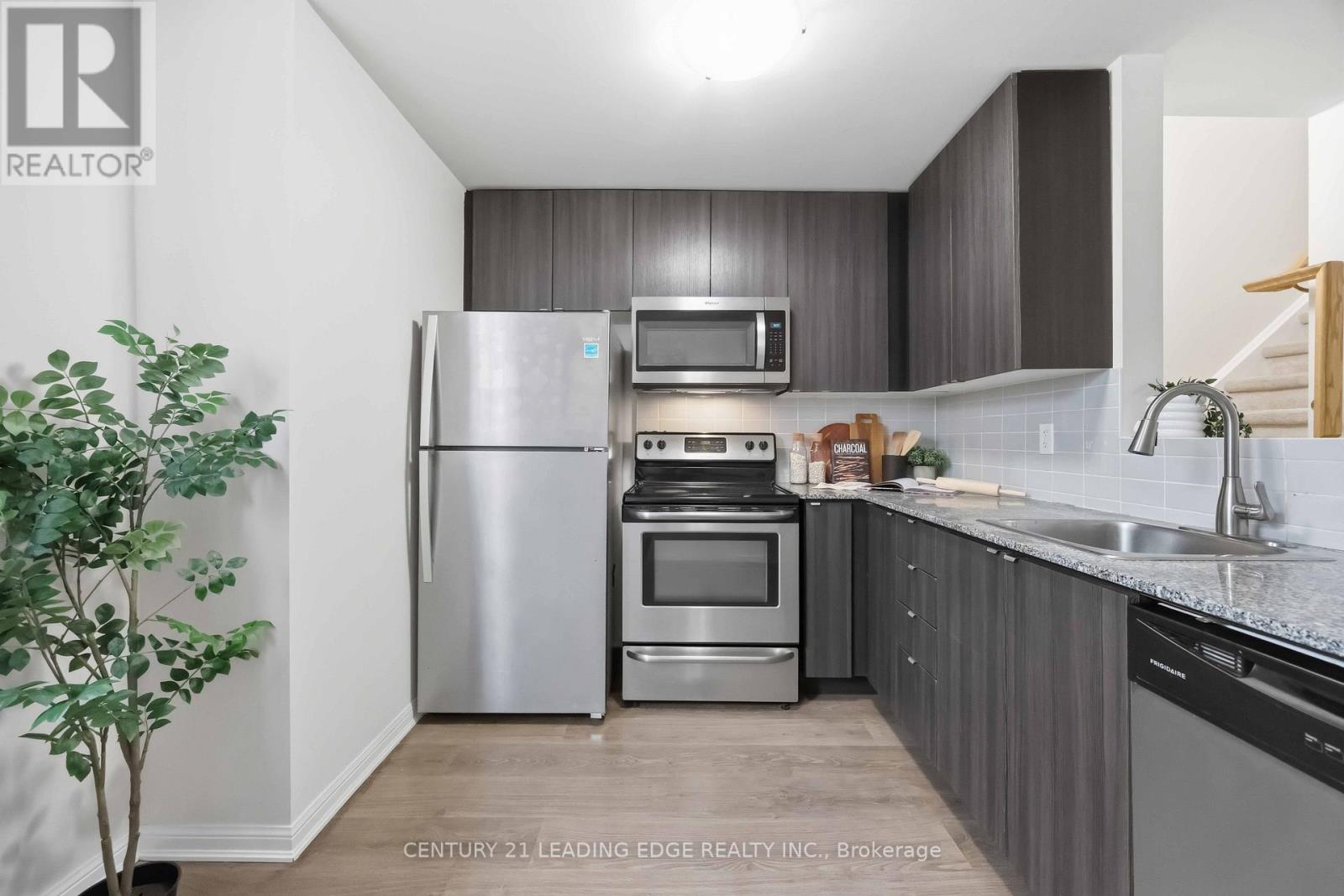 121 - 380 Hopewell Avenue, Toronto, Ontario  M6E 2S2 - Photo 22 - W12974858