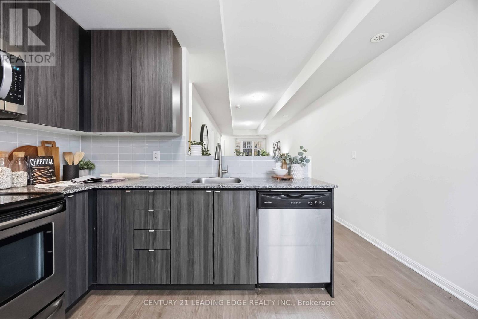 121 - 380 Hopewell Avenue, Toronto, Ontario  M6E 2S2 - Photo 24 - W12974858