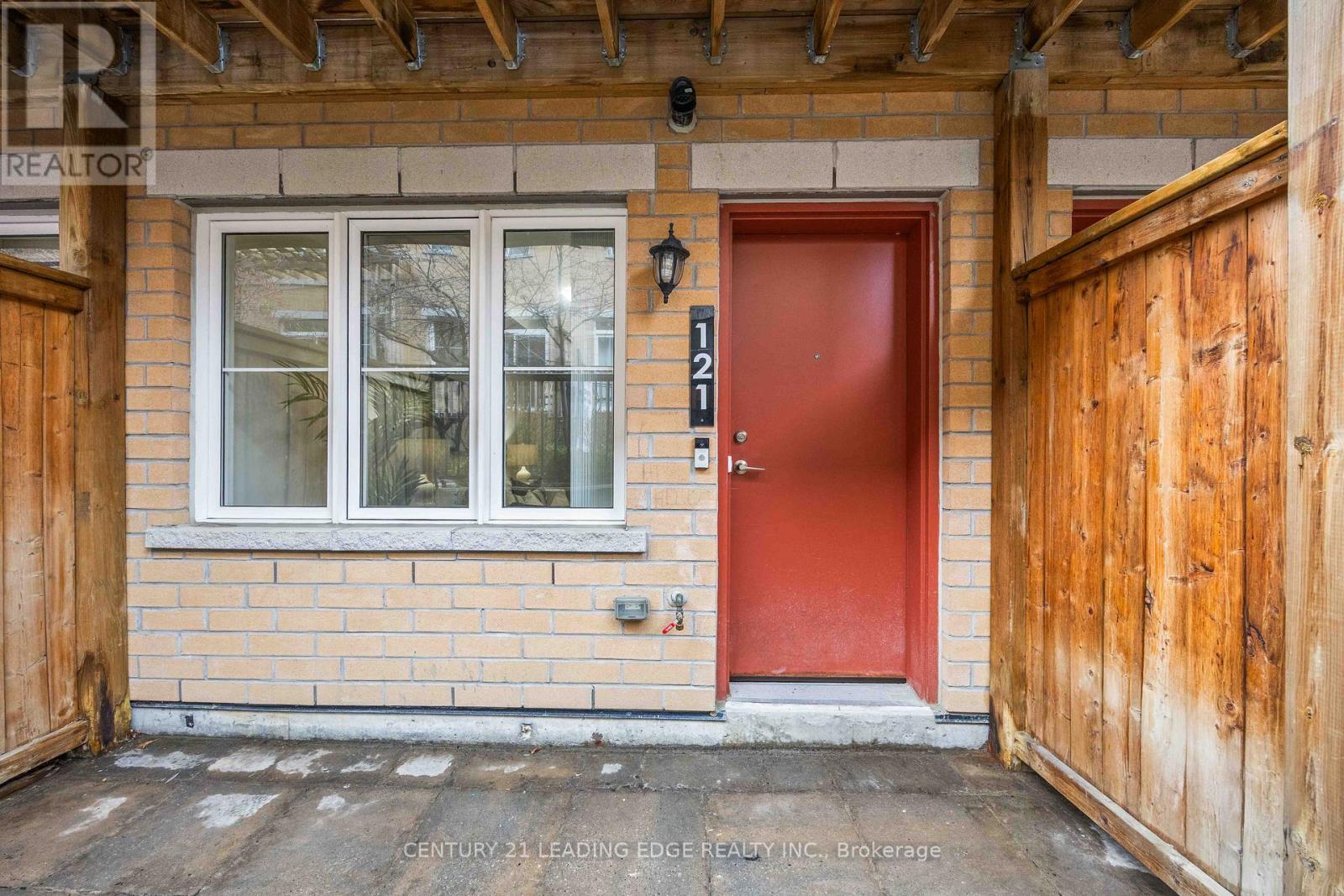 121 - 380 Hopewell Avenue, Toronto, Ontario  M6E 2S2 - Photo 4 - W12974858