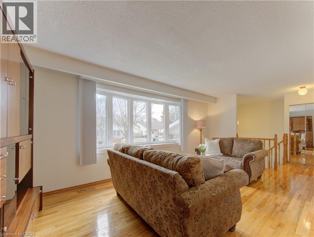 274 Heritage Drive, Kitchener, Ontario  N2B 3K8 - Photo 8 - 40815519