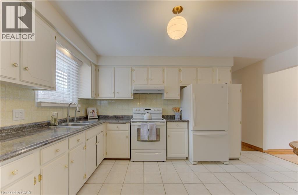 274 Heritage Drive, Kitchener, Ontario  N2B 3K8 - Photo 12 - 40815519