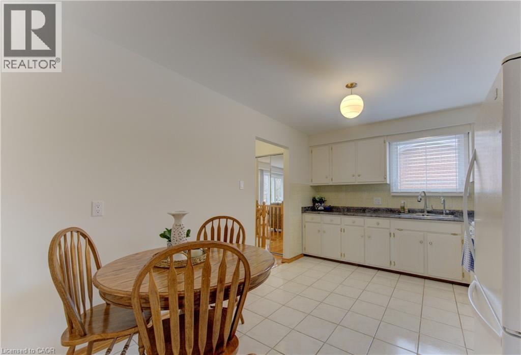 274 Heritage Drive, Kitchener, Ontario  N2B 3K8 - Photo 14 - 40815519