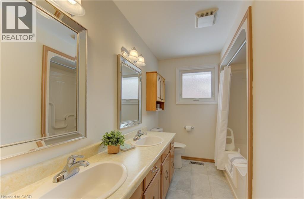 274 Heritage Drive, Kitchener, Ontario  N2B 3K8 - Photo 18 - 40815519