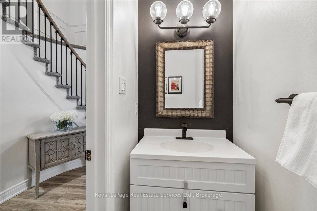 3231 Pinemeadow Drive, Burlington, Ontario  L7M 3M5 - Photo 14 - W12986668