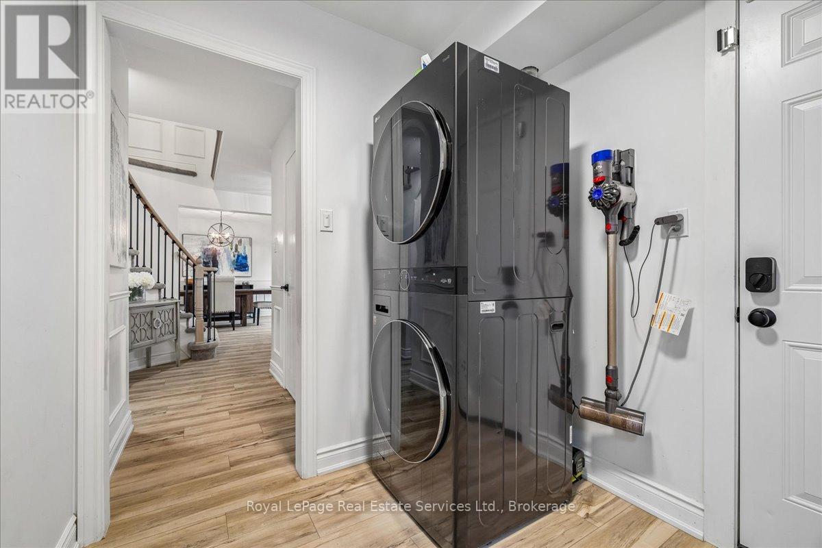 3231 Pinemeadow Drive, Burlington, Ontario  L7M 3M5 - Photo 15 - W12986668