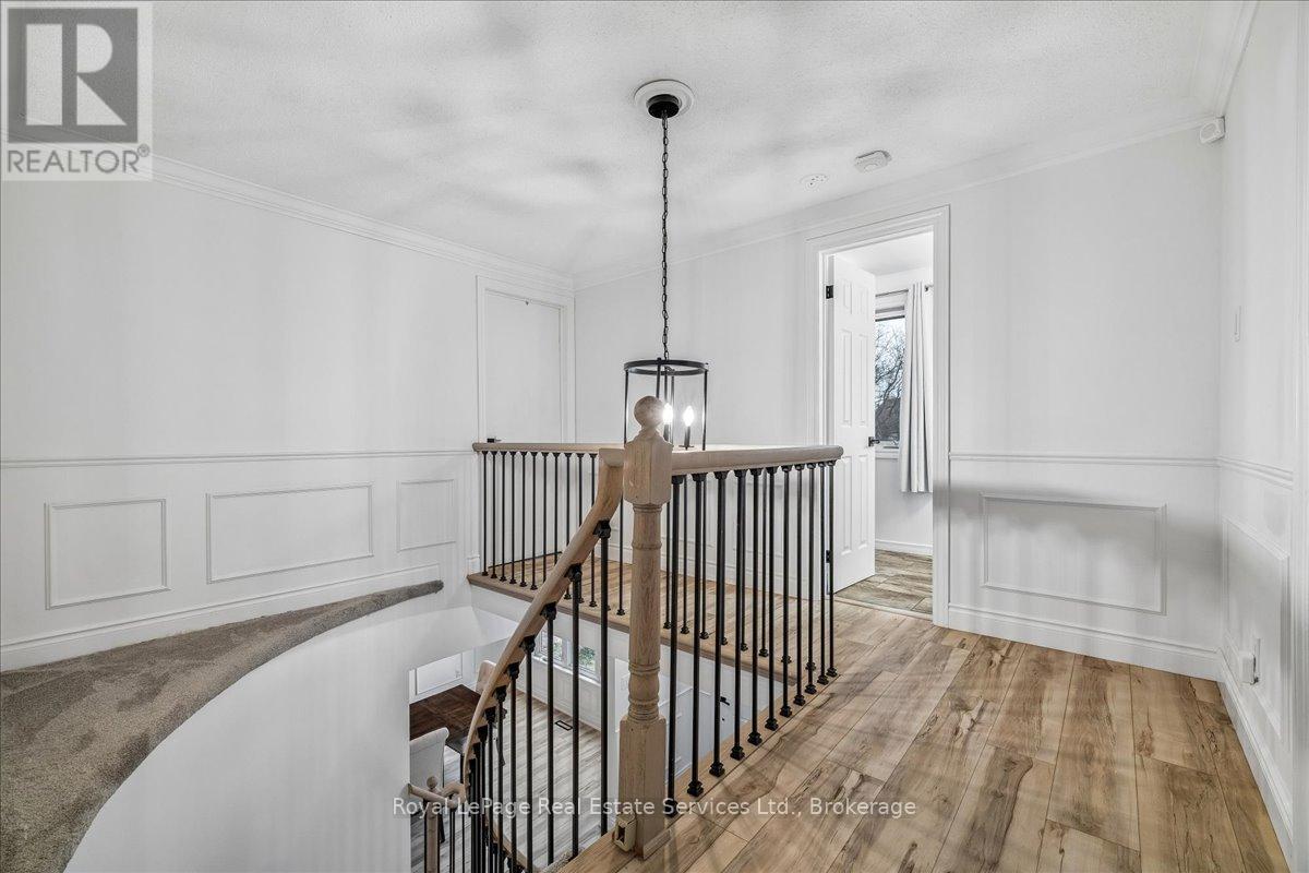 3231 Pinemeadow Drive, Burlington, Ontario  L7M 3M5 - Photo 16 - W12986668