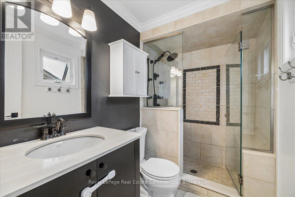 3231 Pinemeadow Drive, Burlington, Ontario  L7M 3M5 - Photo 18 - W12986668