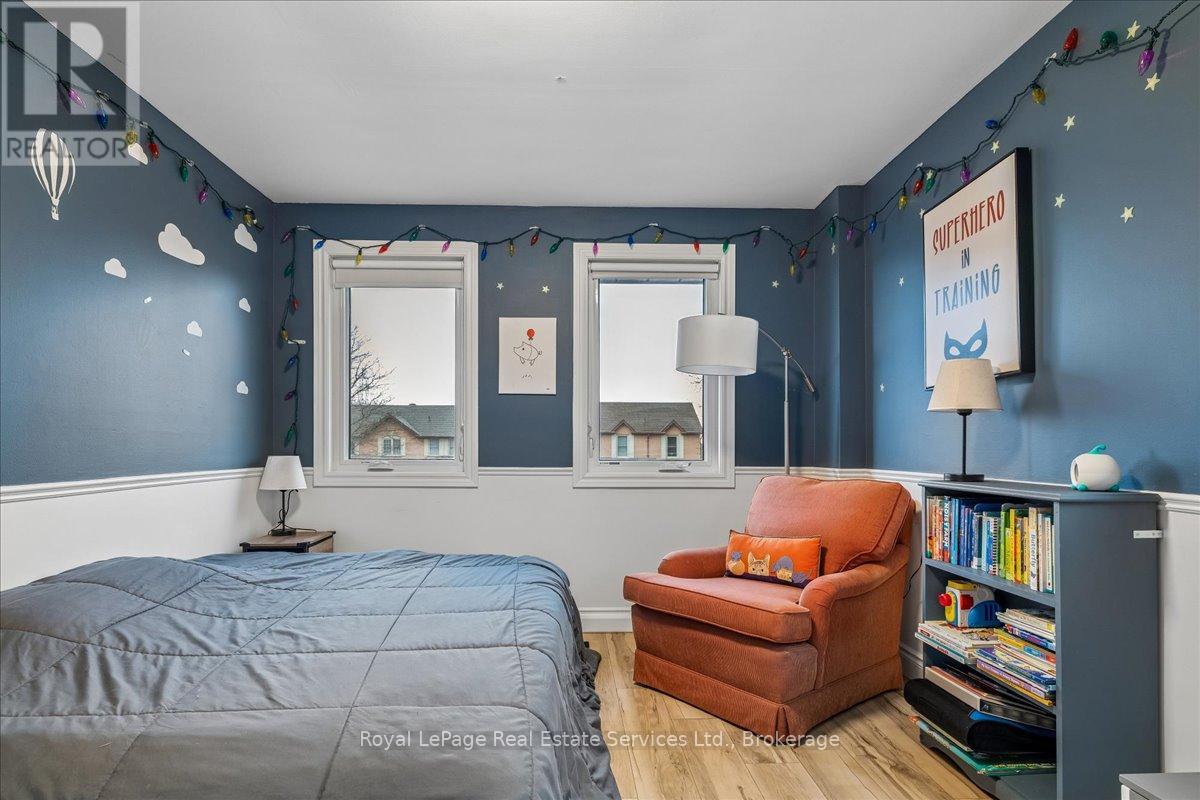 3231 Pinemeadow Drive, Burlington, Ontario  L7M 3M5 - Photo 19 - W12986668