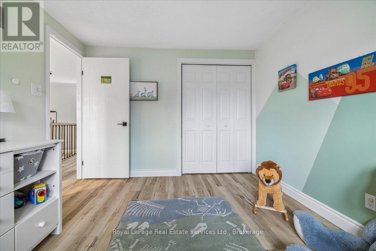 3231 Pinemeadow Drive, Burlington, Ontario  L7M 3M5 - Photo 22 - W12986668