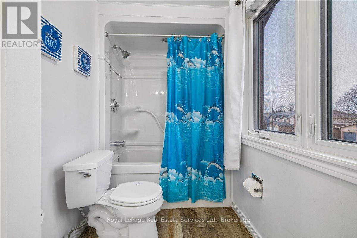 3231 Pinemeadow Drive, Burlington, Ontario  L7M 3M5 - Photo 25 - W12986668