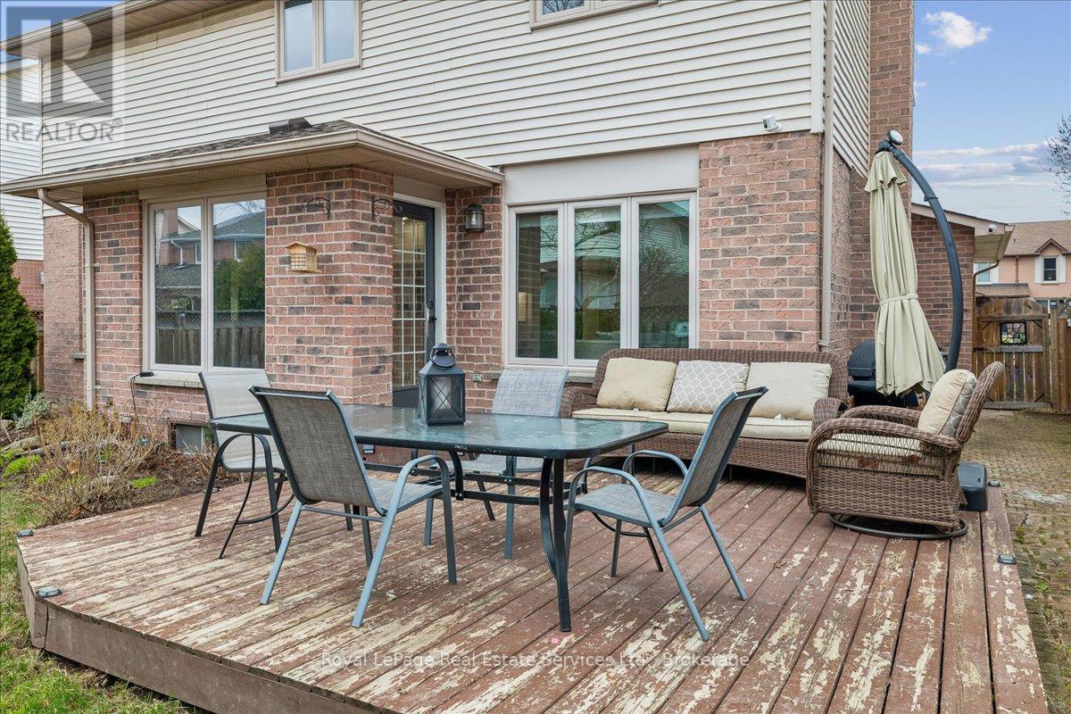 3231 Pinemeadow Drive, Burlington, Ontario  L7M 3M5 - Photo 31 - W12986668