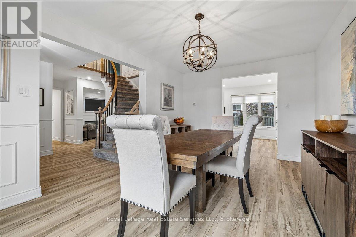 3231 Pinemeadow Drive, Burlington, Ontario  L7M 3M5 - Photo 6 - W12986668