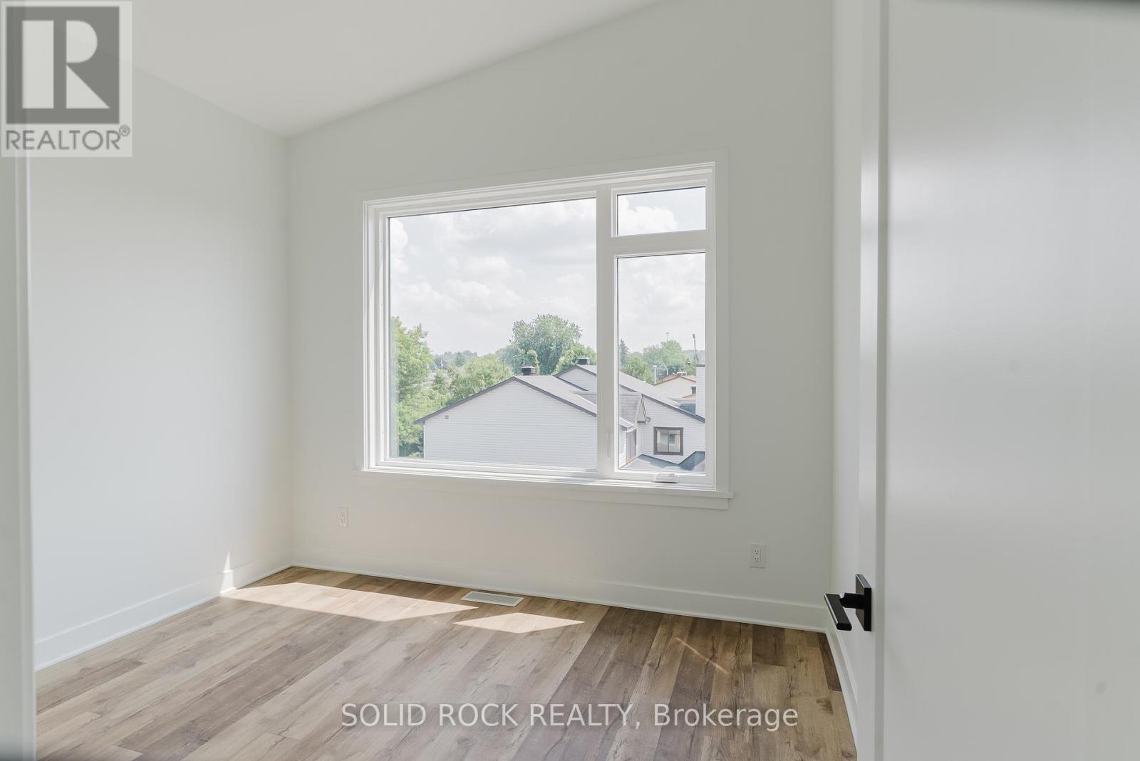 Unit 9 The Butterfly - 845 Champlain Street, Ottawa, Ontario  K1C 1K3 - Photo 11 - X12900932