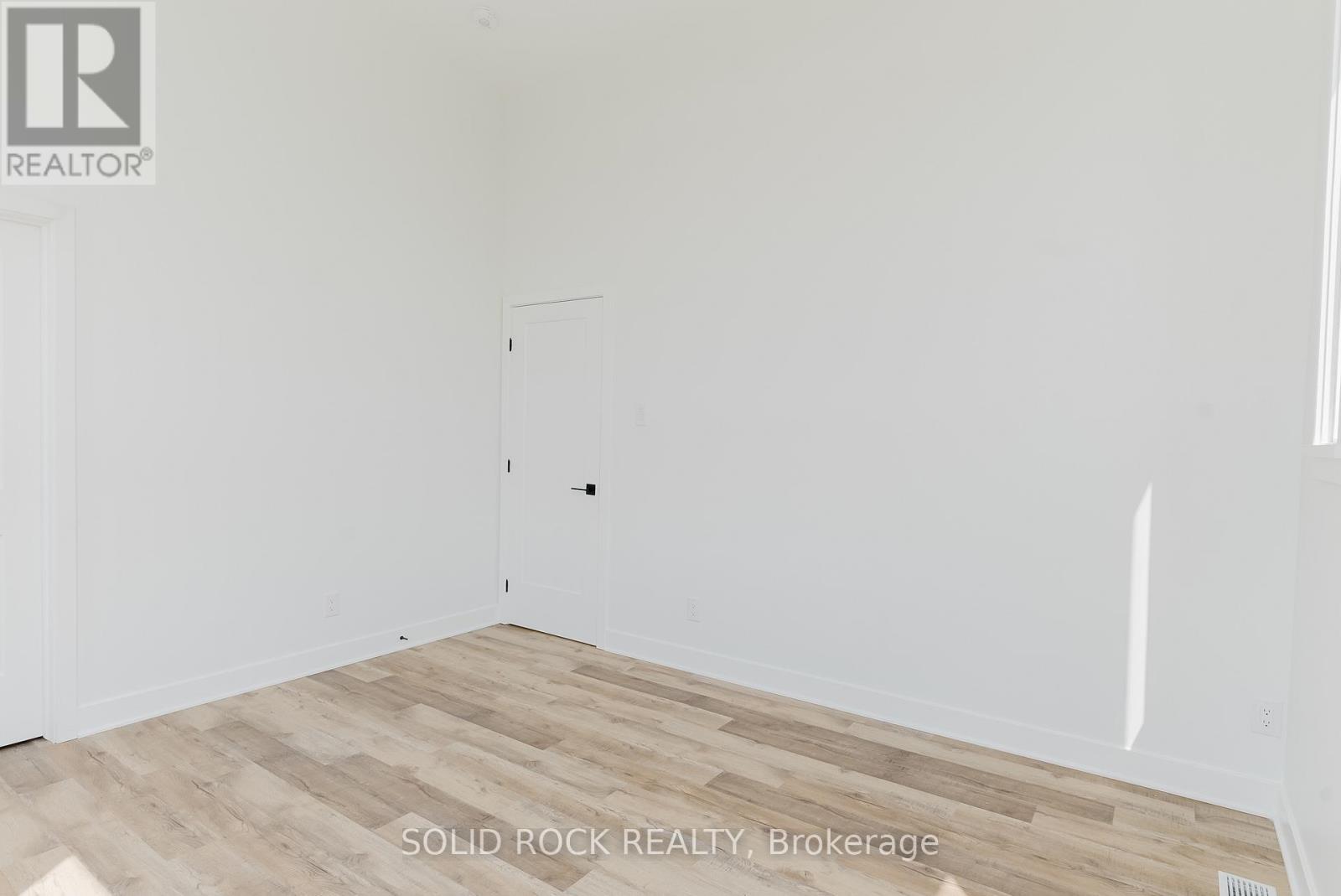 Unit 9 The Butterfly - 845 Champlain Street, Ottawa, Ontario  K1C 1K3 - Photo 10 - X12900932