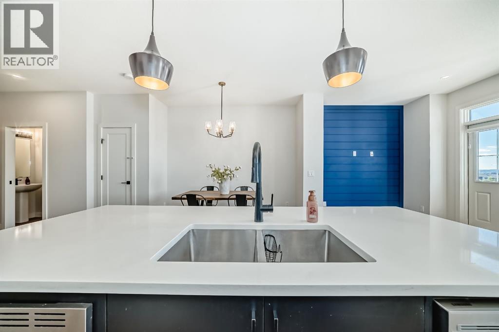 8 Heritage Lane, Cochrane, Alberta  T4C 2J8 - Photo 10 - A2288723