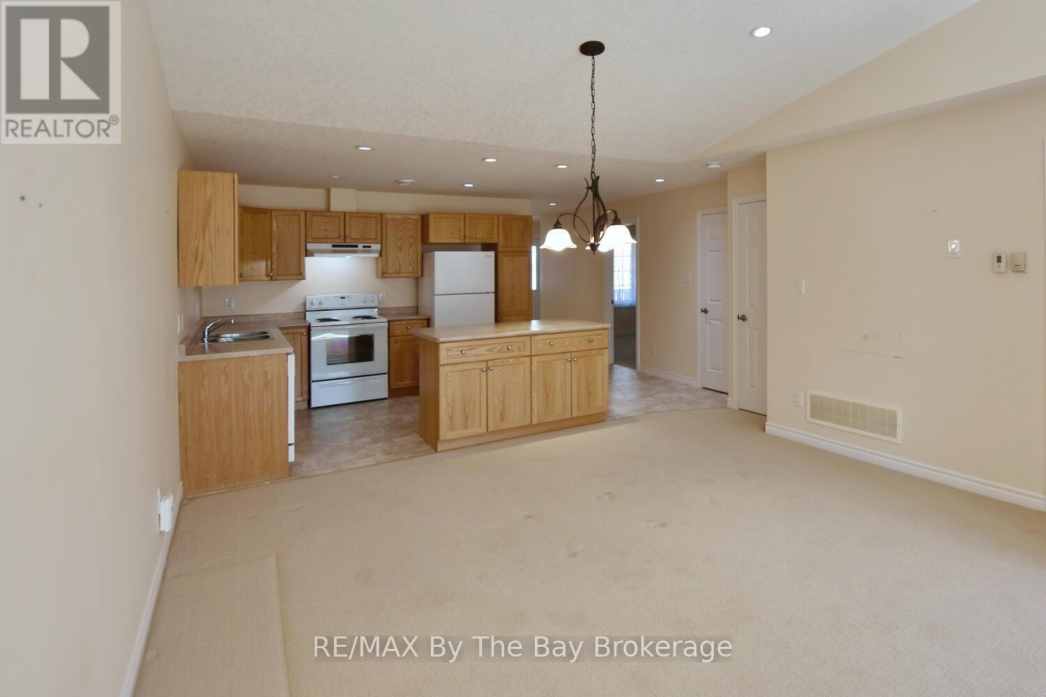 142 Meadow Lane, Wasaga Beach, Ontario  L9Z 0A4 - Photo 19 - S12986656