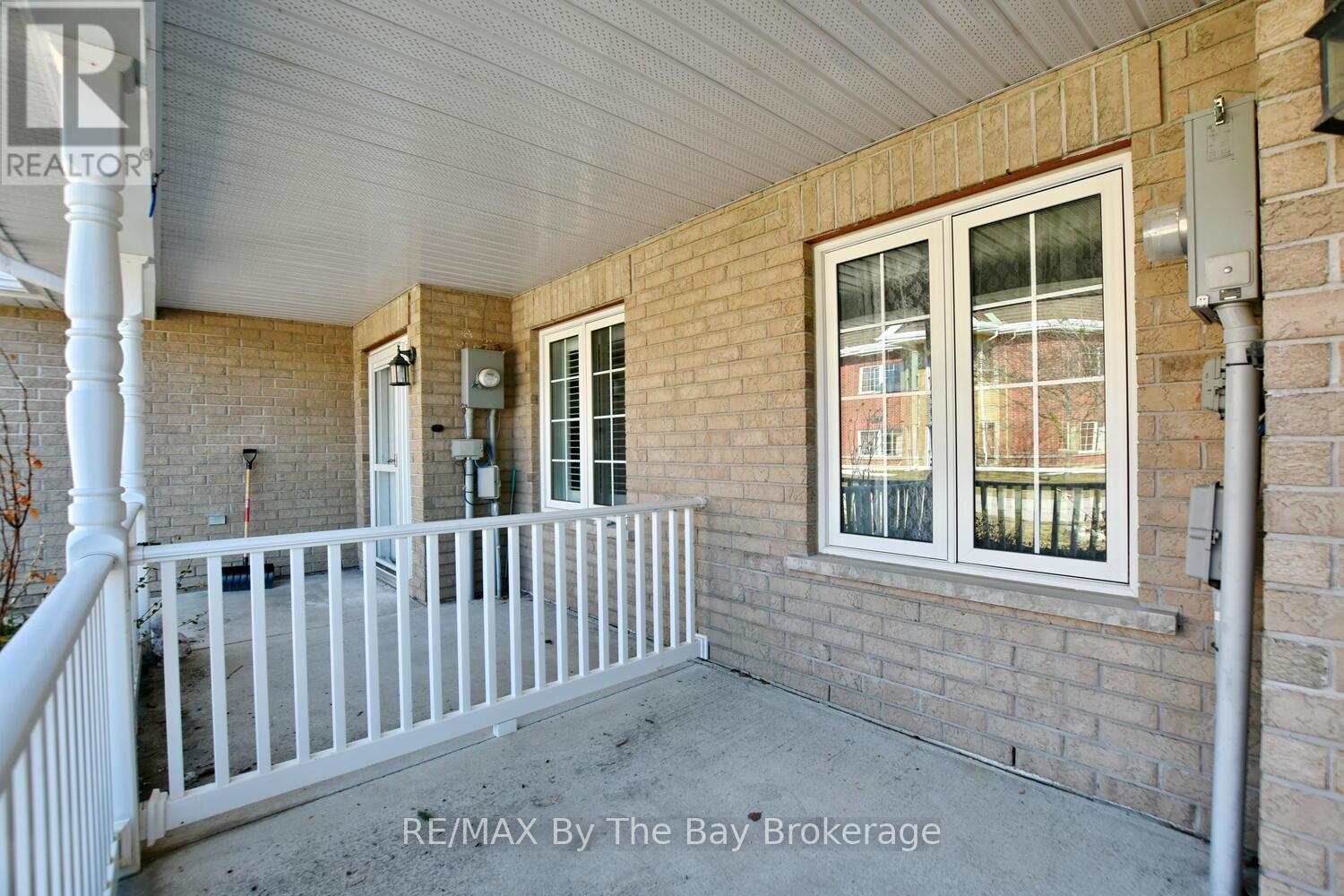 142 Meadow Lane, Wasaga Beach, Ontario  L9Z 0A4 - Photo 3 - S12986656