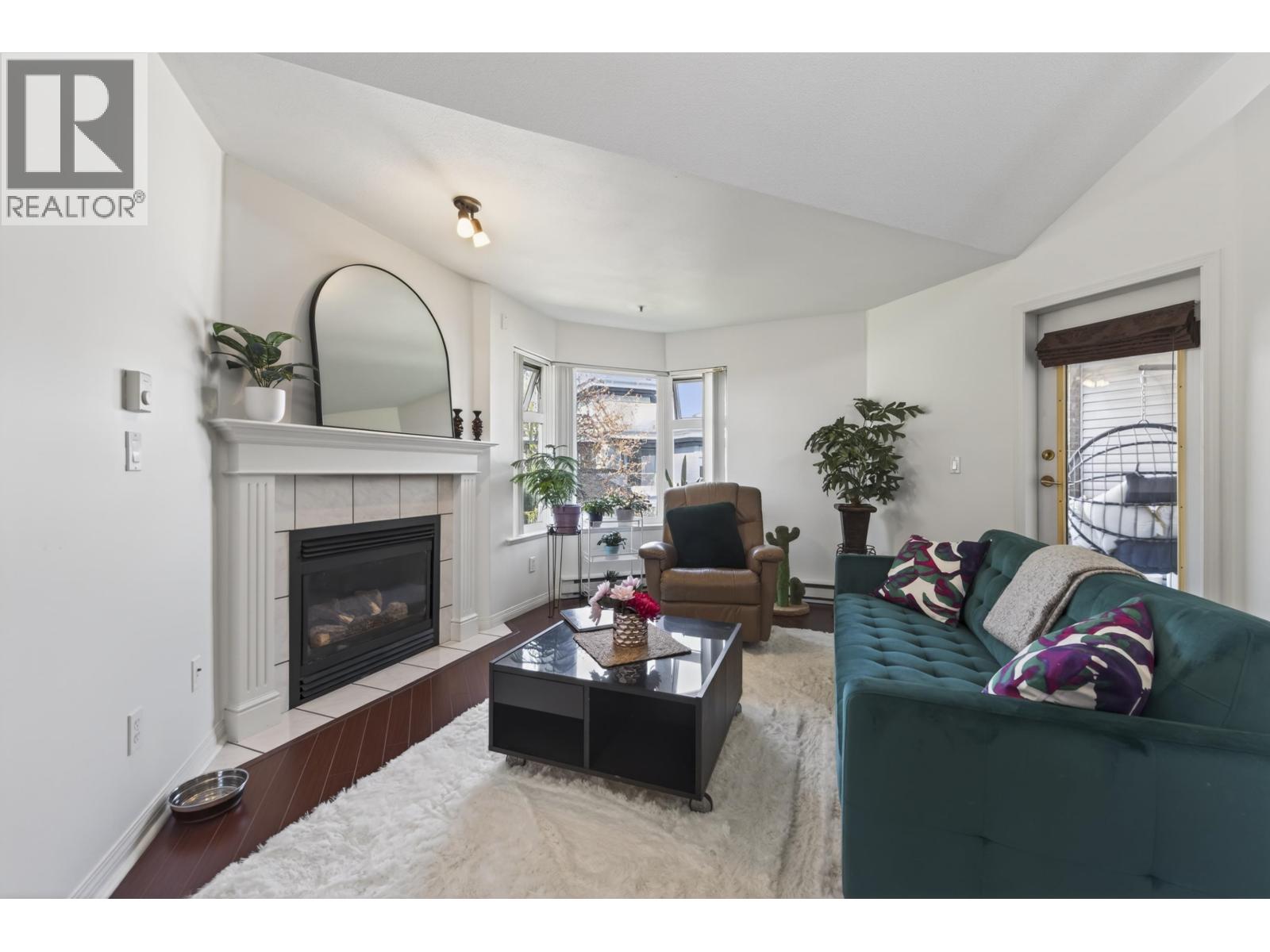 306 1999 SUFFOLK AVENUE, Port Coquitlam, British Columbia