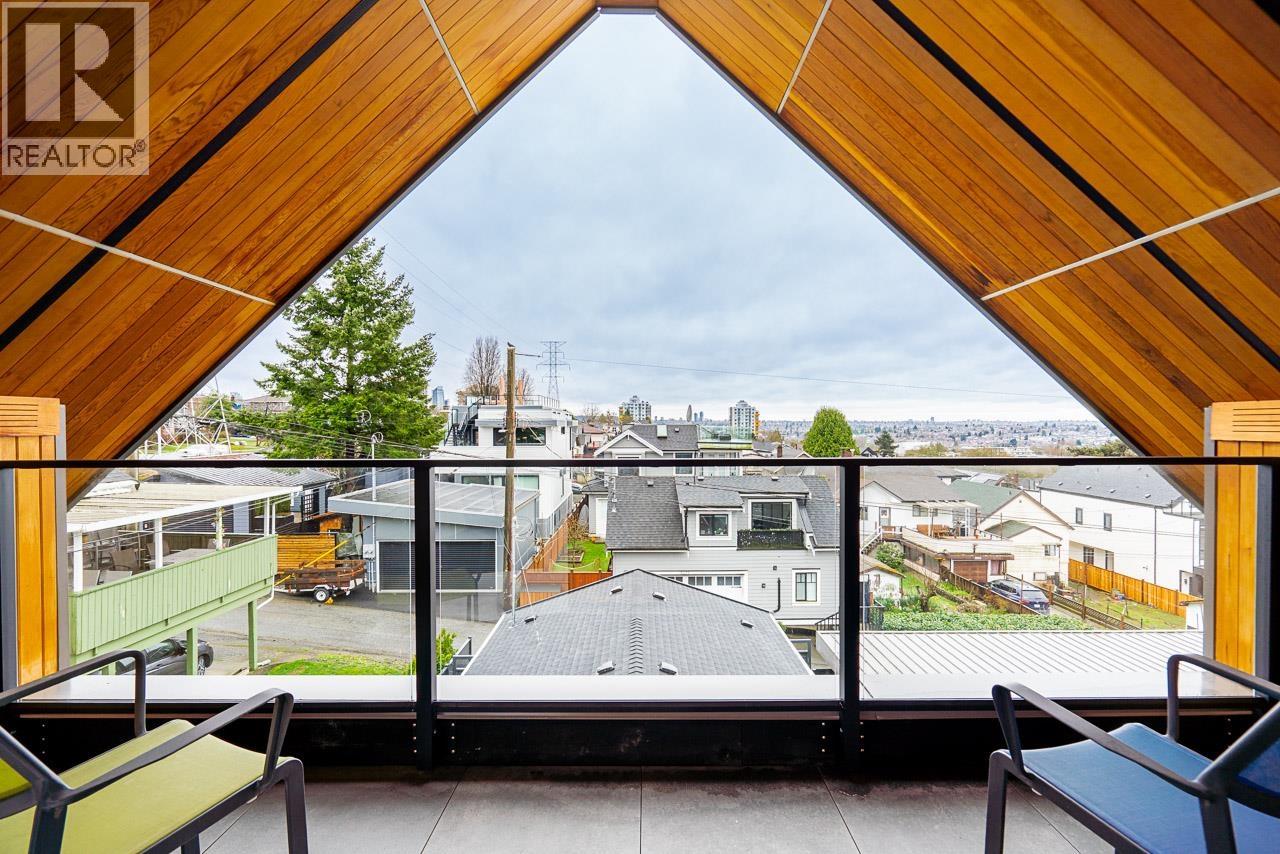 2 3674 Oxford Street, Vancouver, British Columbia  V5K 1P3 - Photo 10 - R3110094