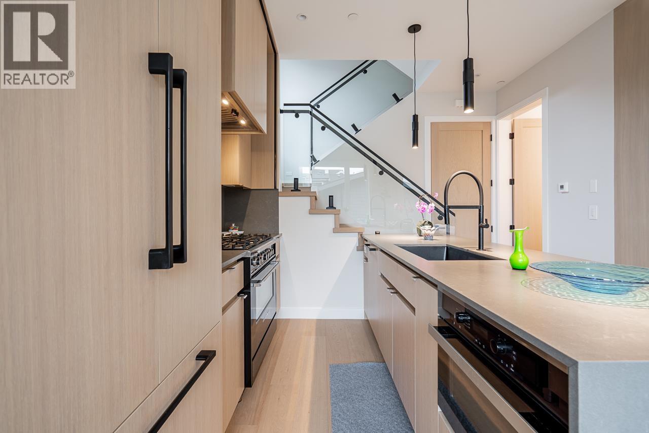 2 3674 Oxford Street, Vancouver, British Columbia  V5K 1P3 - Photo 16 - R3110094