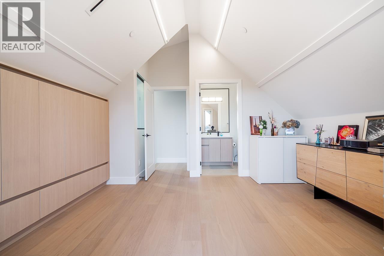 2 3674 Oxford Street, Vancouver, British Columbia  V5K 1P3 - Photo 17 - R3110094