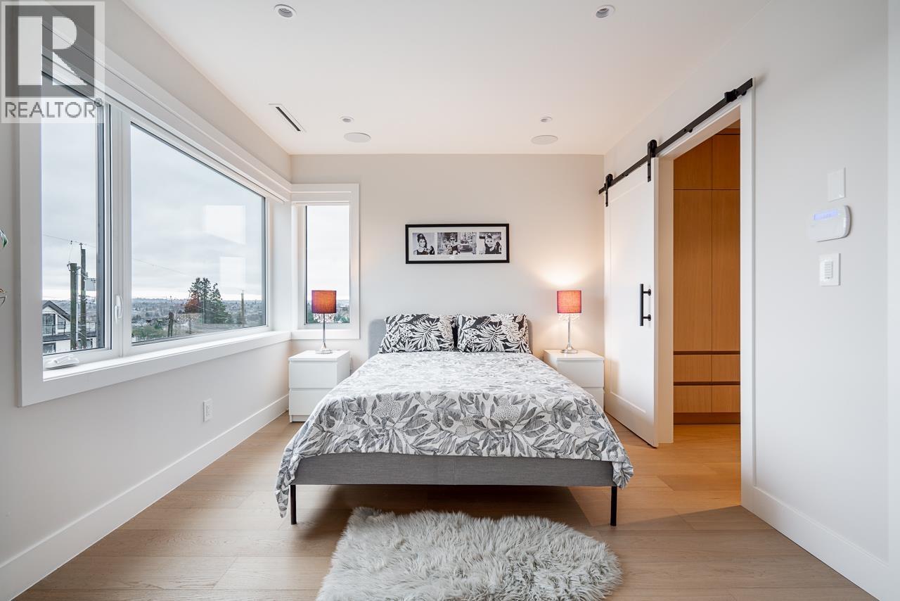 2 3674 Oxford Street, Vancouver, British Columbia  V5K 1P3 - Photo 4 - R3110094