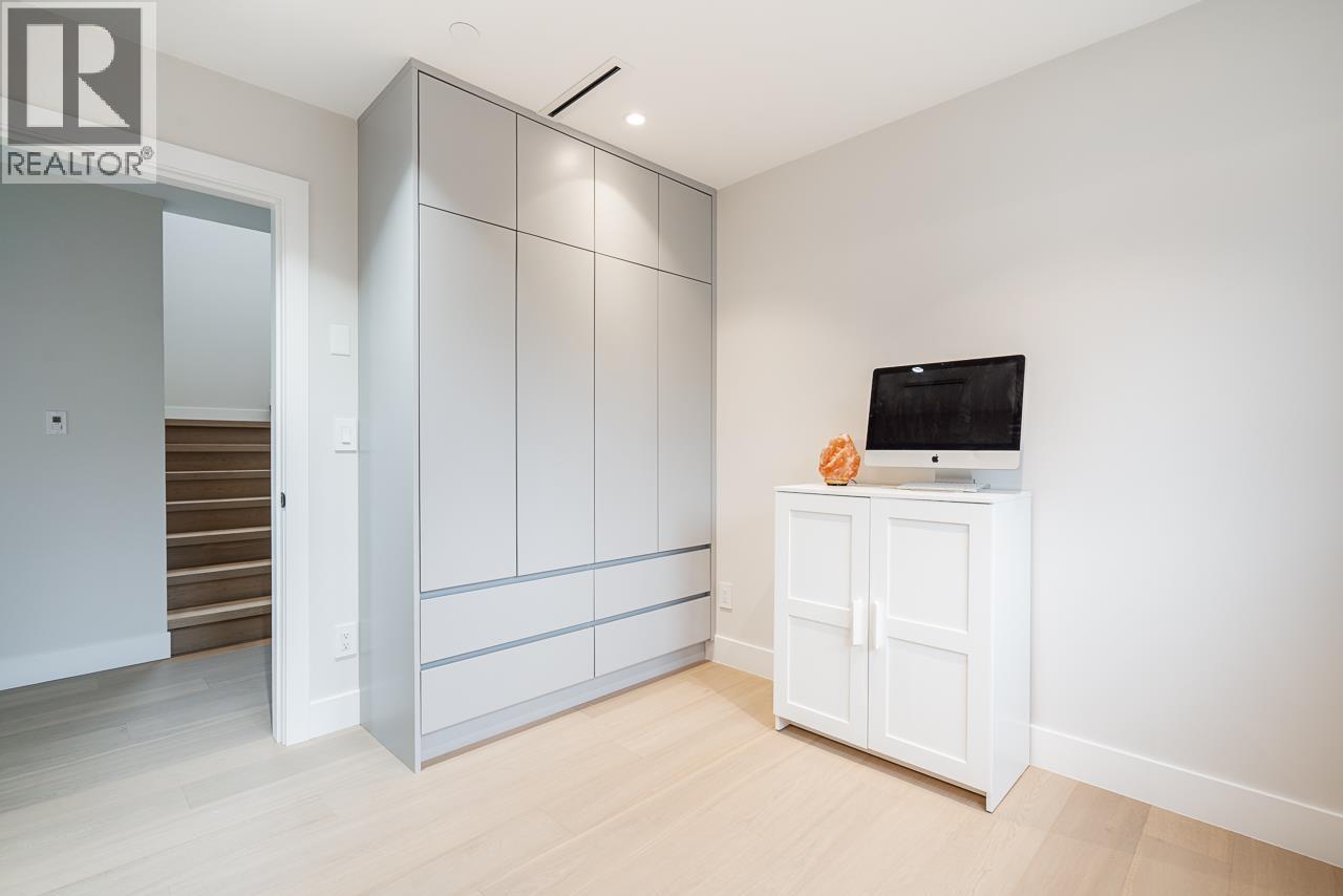 2 3674 Oxford Street, Vancouver, British Columbia  V5K 1P3 - Photo 6 - R3110094