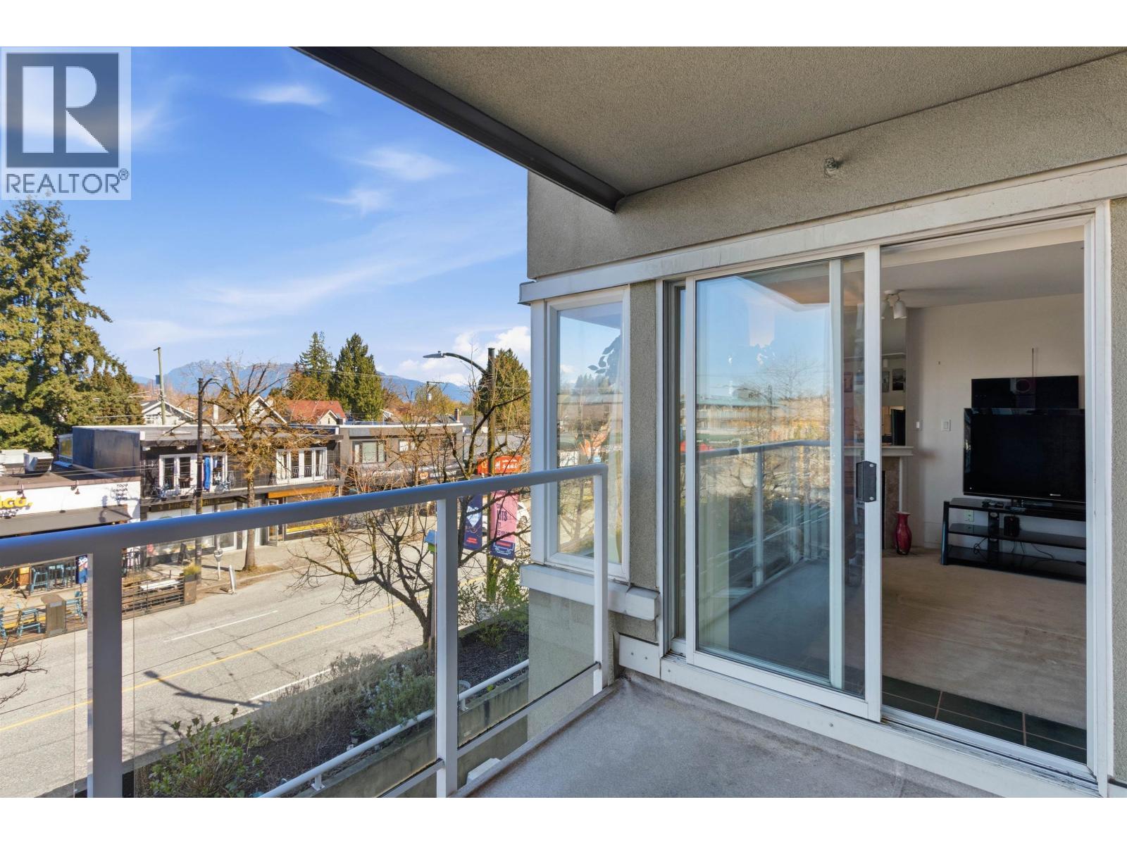 211 3250 W Broadway, Vancouver, British Columbia  V6K 2H4 - Photo 10 - R3110095