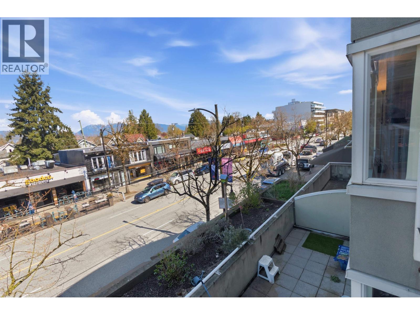 211 3250 W Broadway, Vancouver, British Columbia  V6K 2H4 - Photo 11 - R3110095