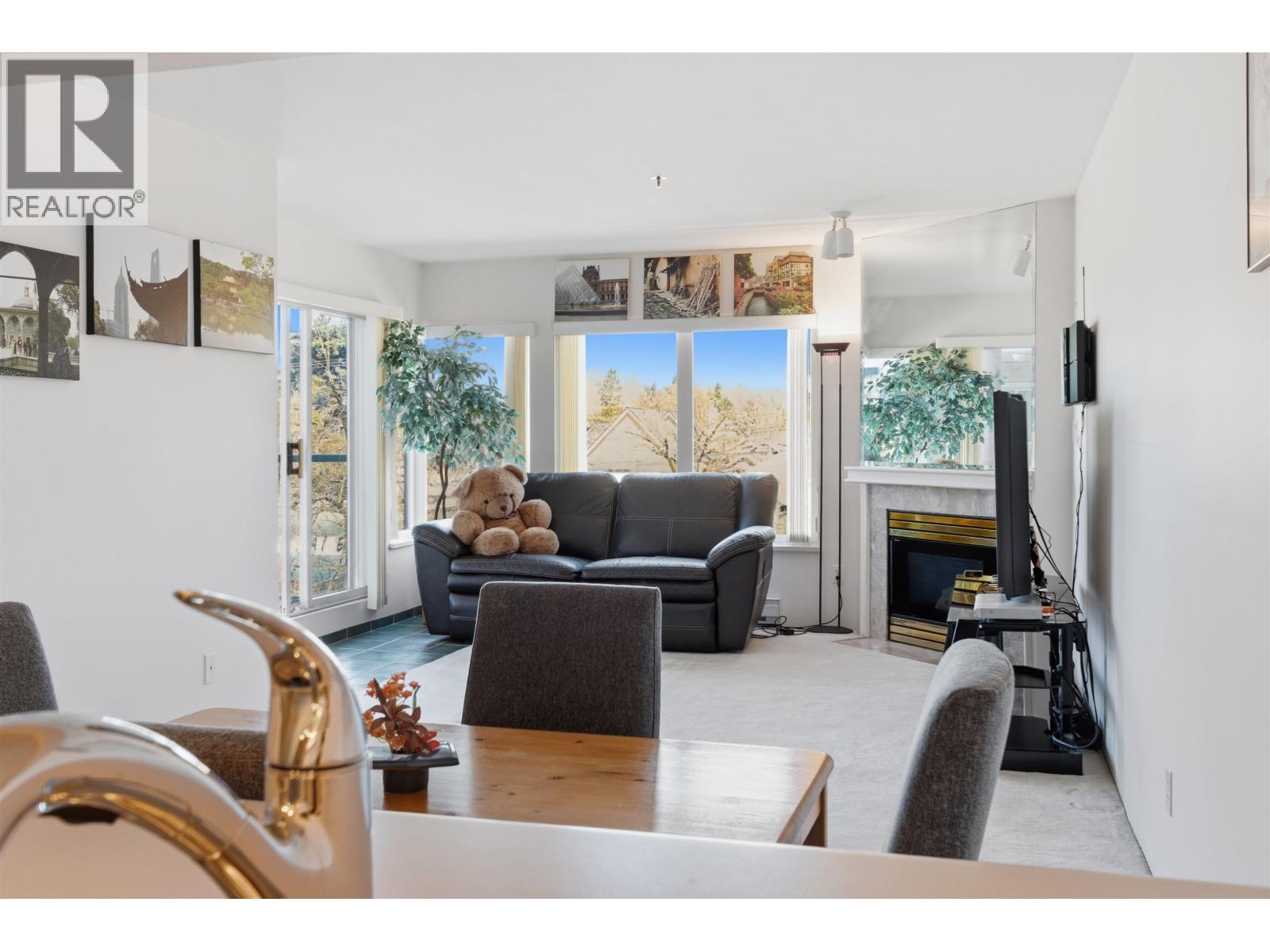 211 3250 W Broadway, Vancouver, British Columbia  V6K 2H4 - Photo 12 - R3110095