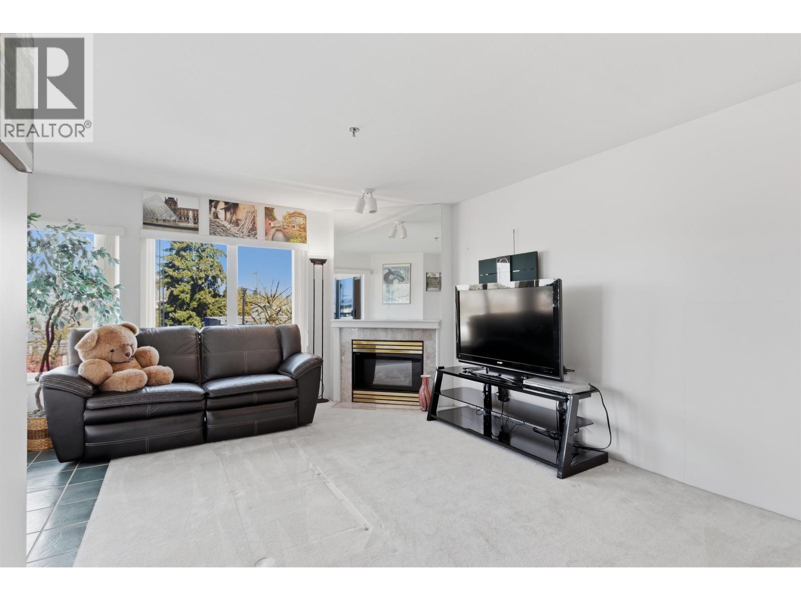 211 3250 W Broadway, Vancouver, British Columbia  V6K 2H4 - Photo 17 - R3110095