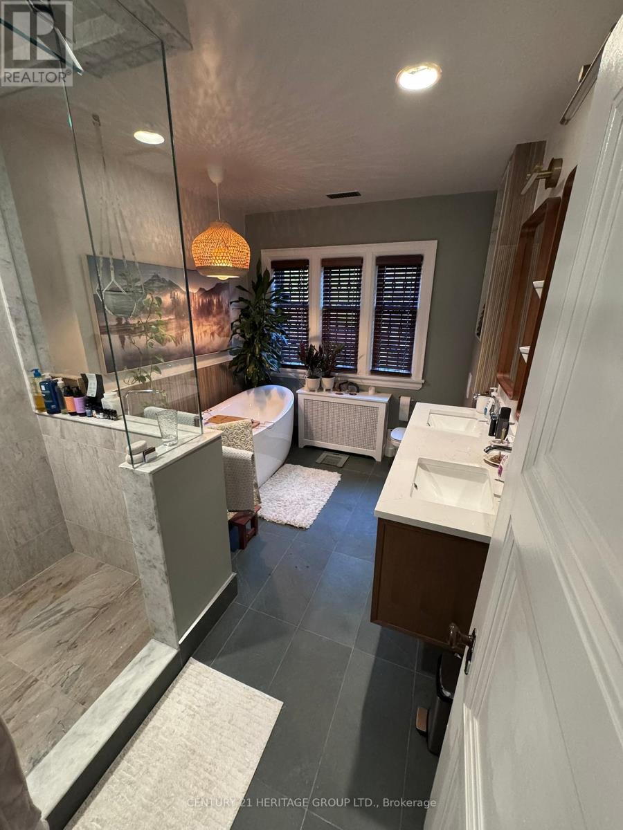 520 Briar Hill Avenue, Toronto, Ontario  M5N 1M9 - Photo 16 - C12986640