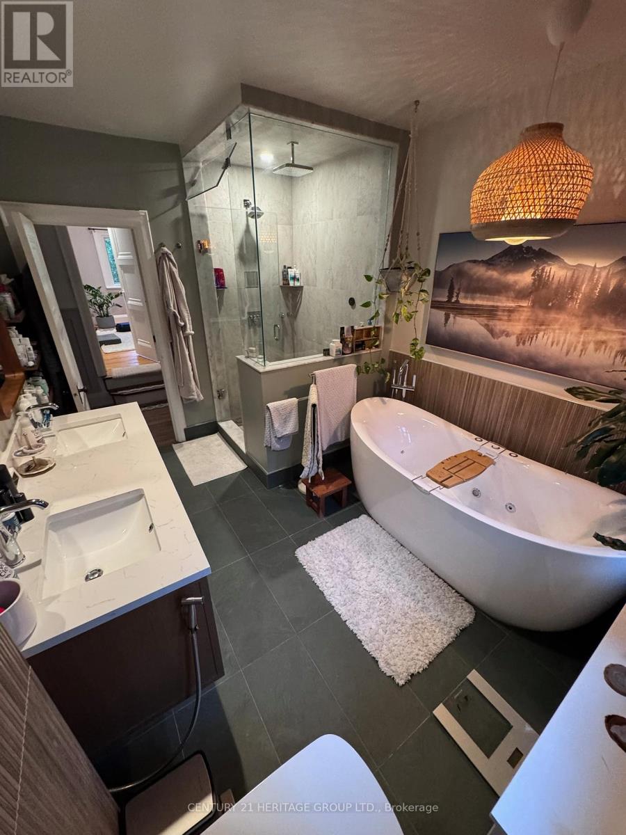 520 Briar Hill Avenue, Toronto, Ontario  M5N 1M9 - Photo 17 - C12986640