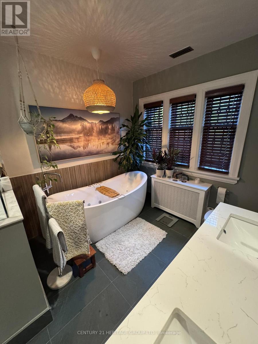 520 Briar Hill Avenue, Toronto, Ontario  M5N 1M9 - Photo 18 - C12986640