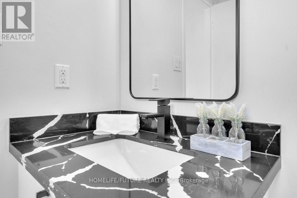 Upper - 581 Pondtail Court, Oshawa, Ontario  L1K 2C7 - Photo 22 - E12986636