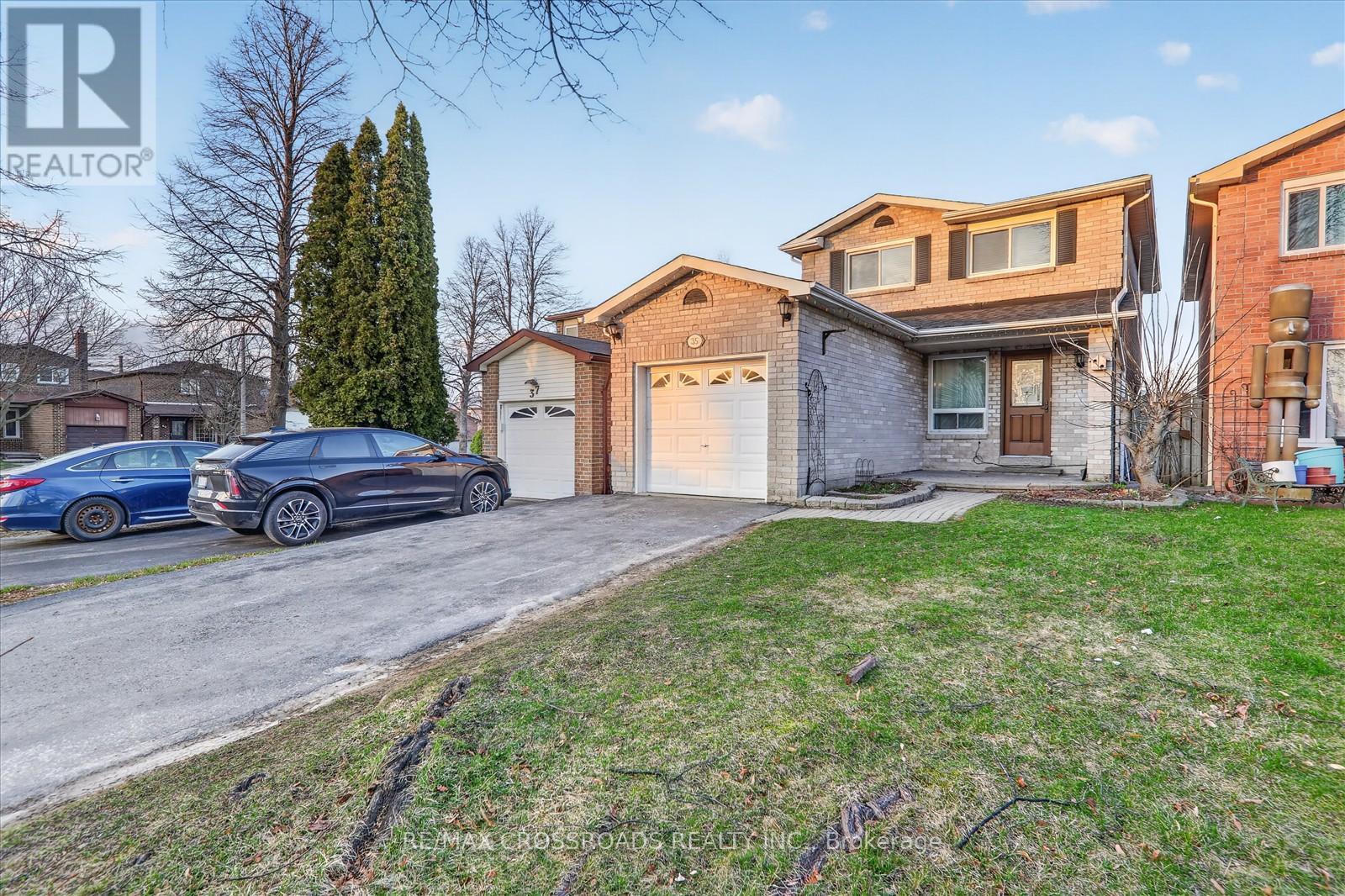 35 Harley Drive, Ajax, Ontario  L1S 5X6 - Photo 4 - E12986648