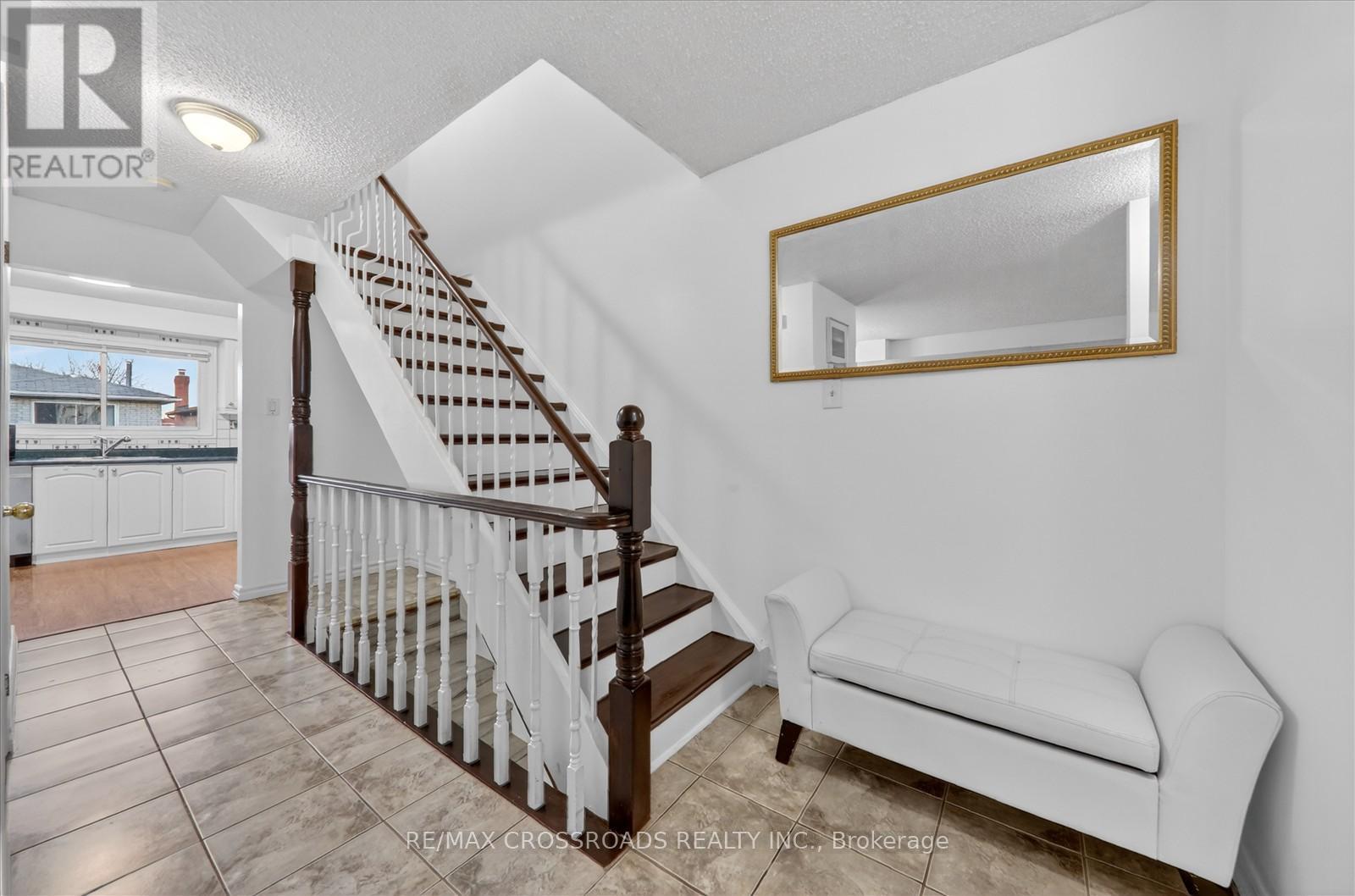 35 Harley Drive, Ajax, Ontario  L1S 5X6 - Photo 7 - E12986648