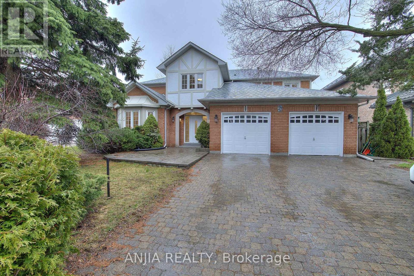 22 CHILTERN HILL, Richmond Hill, Ontario