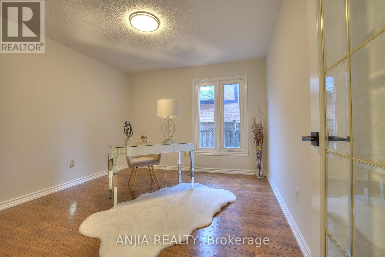 22 Chiltern Hill, Richmond Hill, Ontario  L4B 3B8 - Photo 4 - N12986632