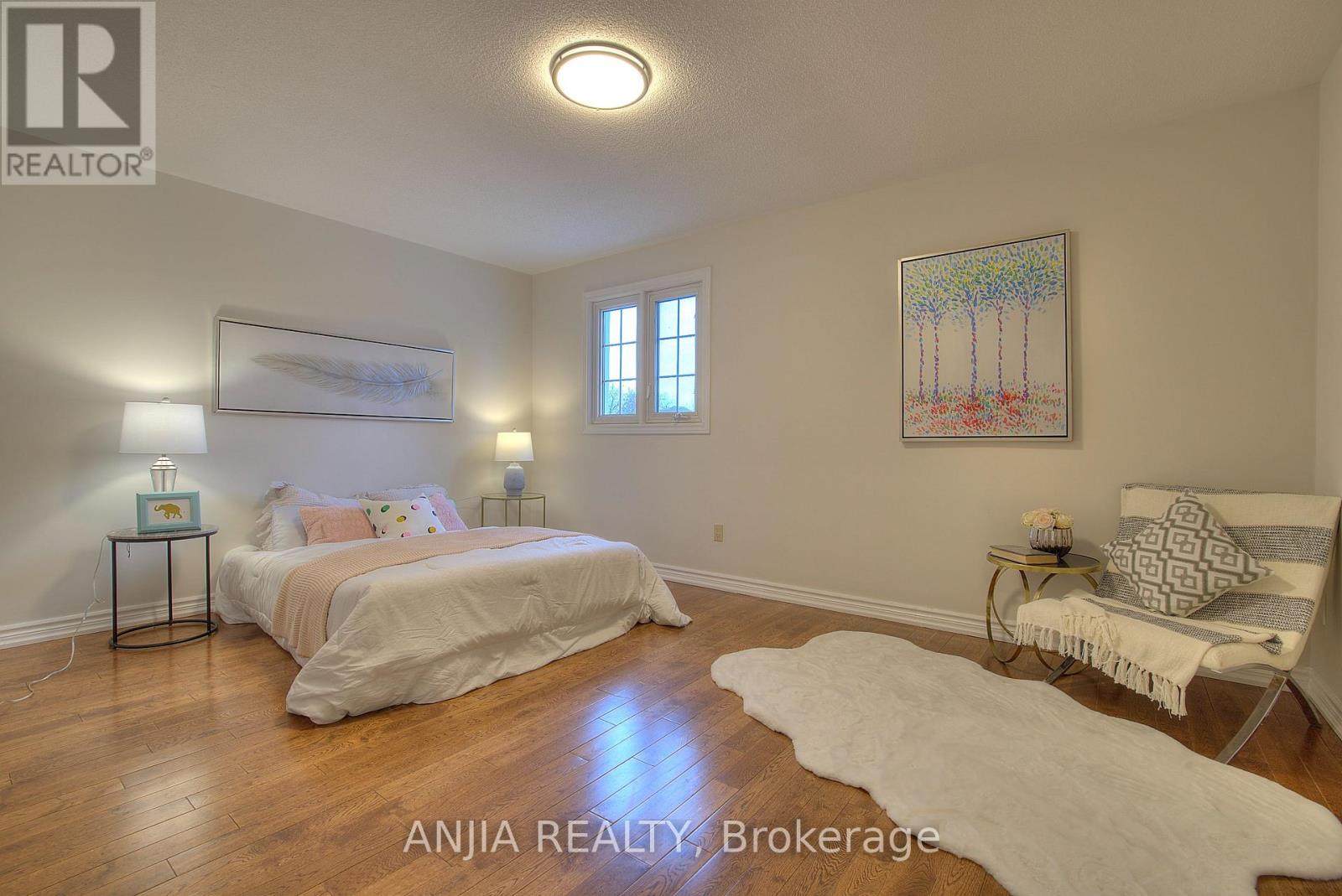 22 Chiltern Hill, Richmond Hill, Ontario  L4B 3B8 - Photo 9 - N12986632