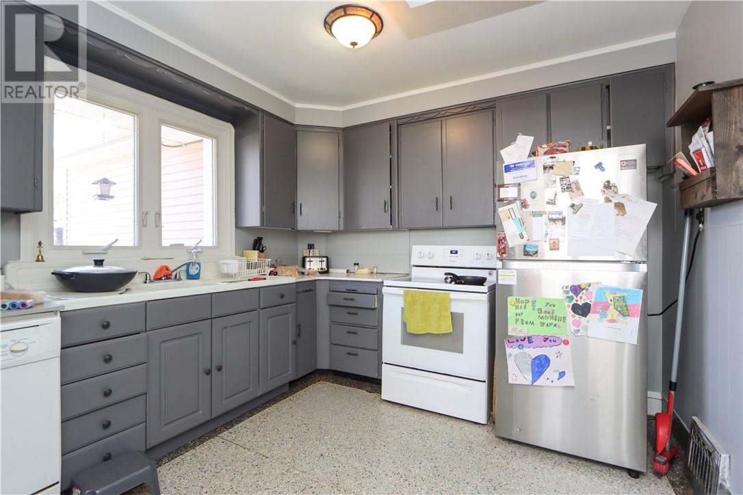 5 Pietro, Copper Cliff, Ontario  P0M 1N0 - Photo 7 - 2127070