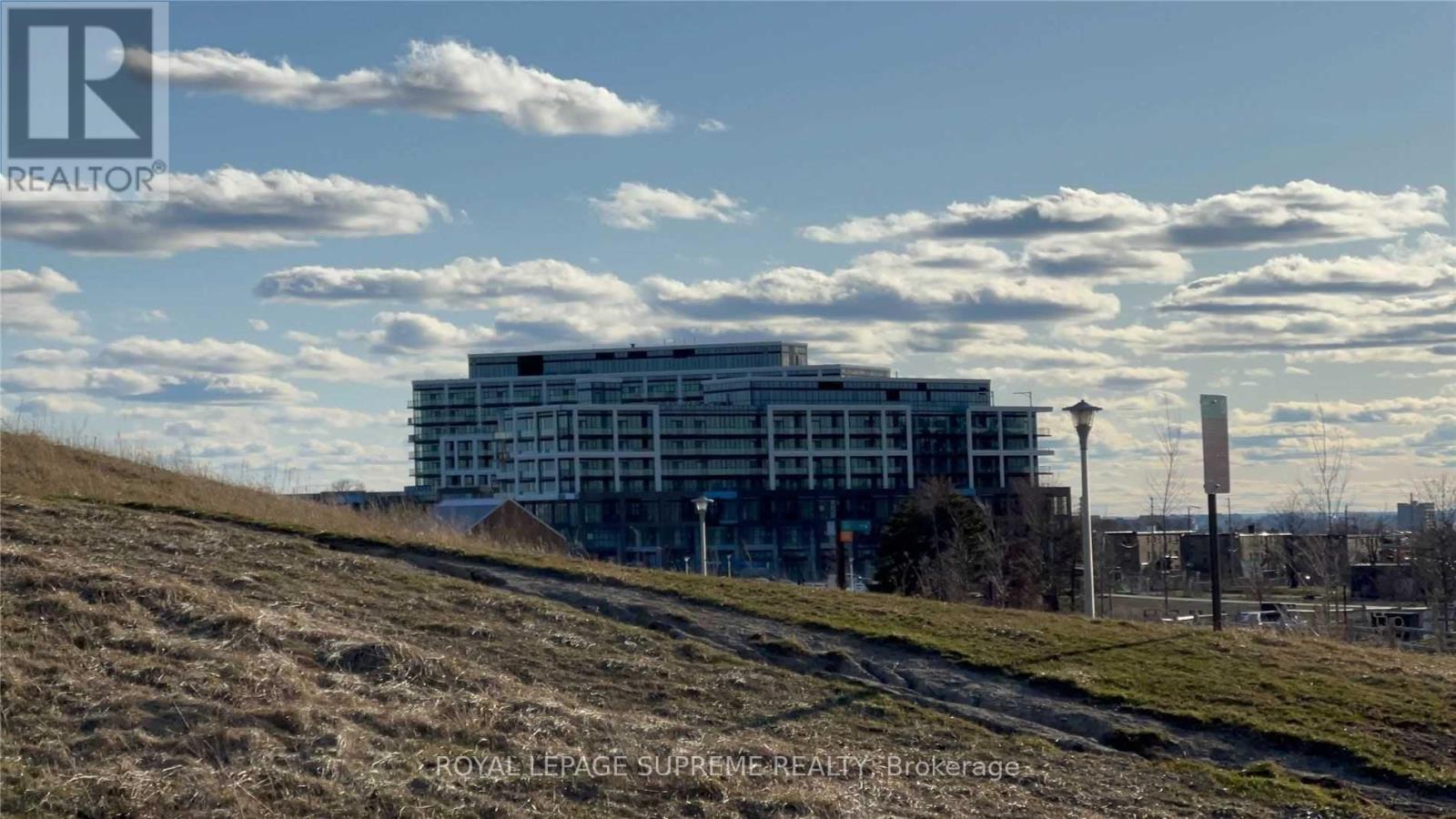 417 - 60 George Butchart Drive, Toronto, Ontario  M3K 0E1 - Photo 2 - W12986618