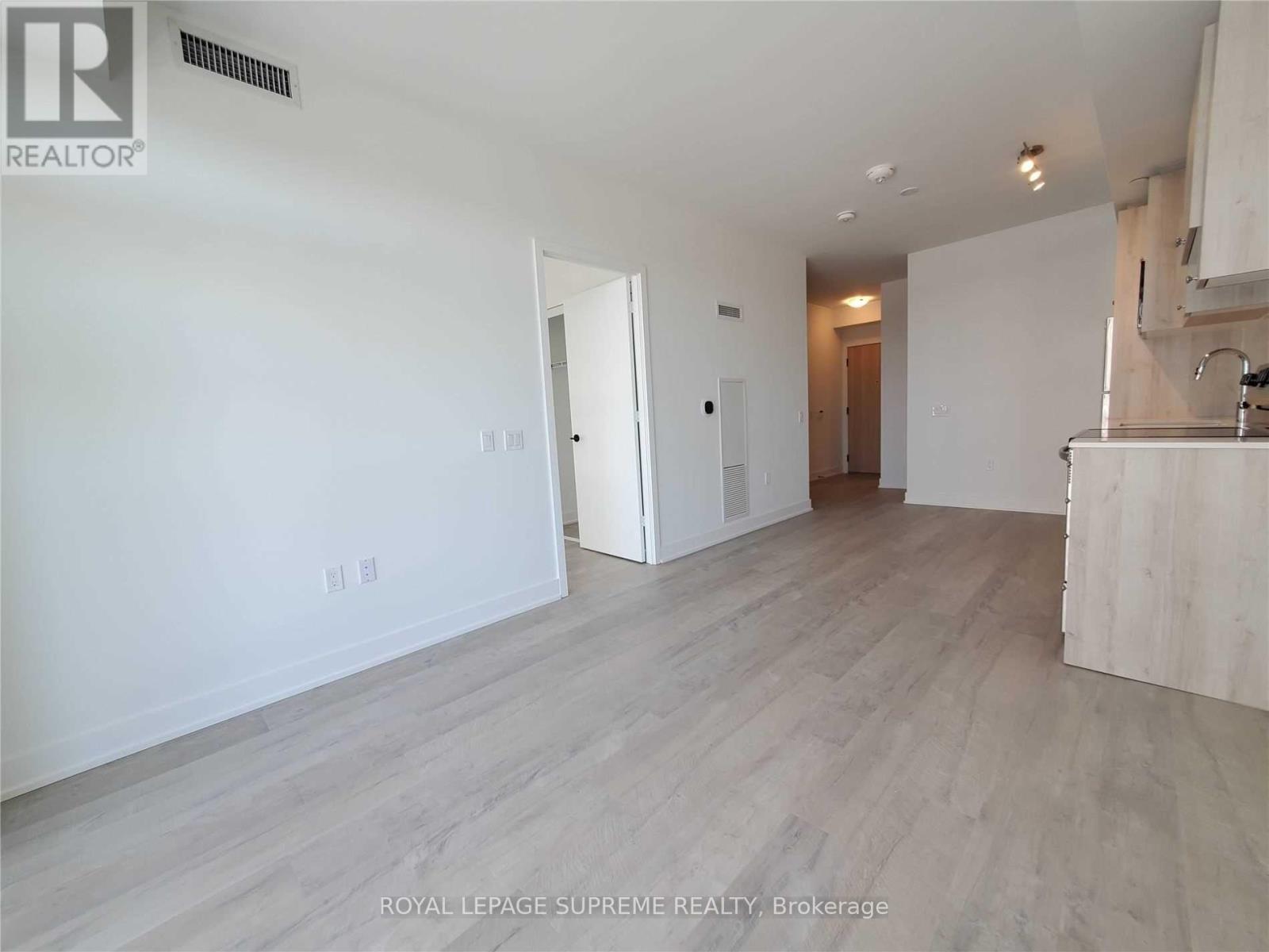 417 - 60 George Butchart Drive, Toronto, Ontario  M3K 0E1 - Photo 7 - W12986618