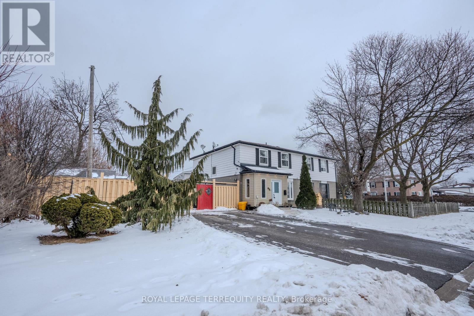 65 Dorset Drive, Brampton, Ontario  L6T 2Y6 - Photo 2 - W12986630